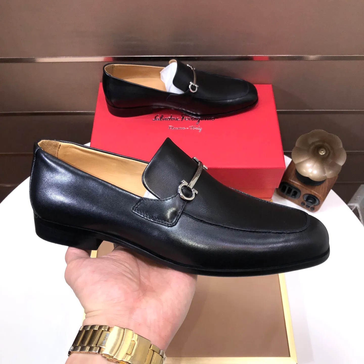 Men's shoes💰580💰【Ferragamo】Official website new product update👏High-quality casual shoes👟Imported first-layer calfskin with official website breathable printed fabric, comfortable and breathable, cowhide lining. Matching code: 38~44 (45 customized, non-refundable)